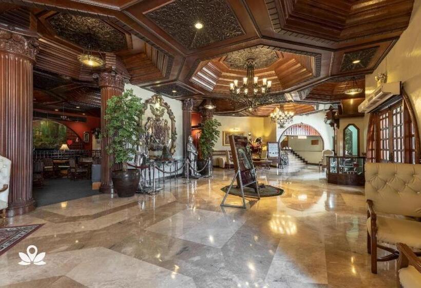 Zen Rooms Camelot Hotel Qc