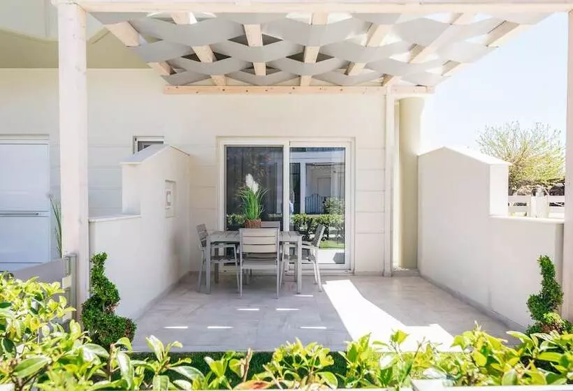 Minthi Boutique Apartments