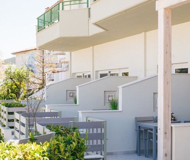 Minthi Boutique Apartments