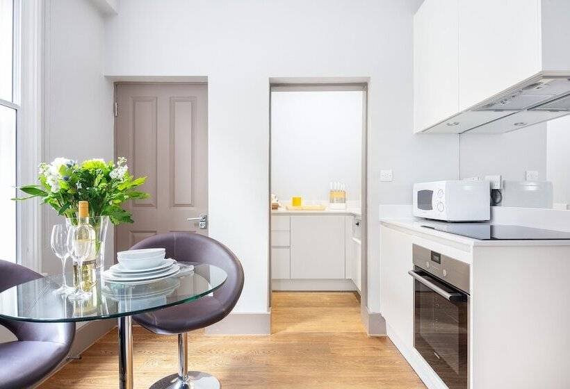 One Bed Serviced Apts Near Oxford Street