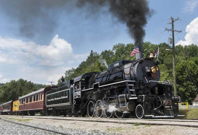 פנסיון Calhoun House Inn & Suites