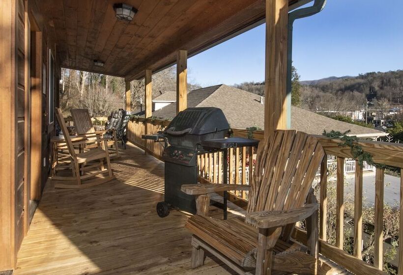 פנסיון Calhoun House Inn & Suites