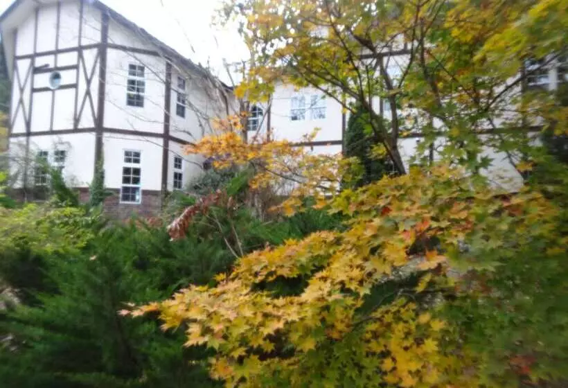 ペンション Gasthof Arutany