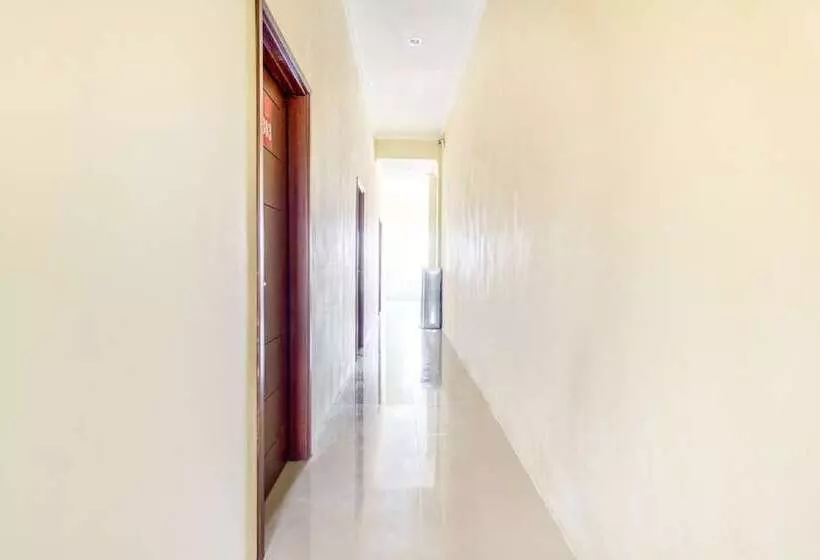 Majatalo Reddoorz @ Rungkut