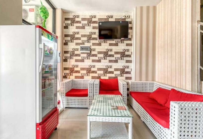 פנסיון Reddoorz @ Rungkut