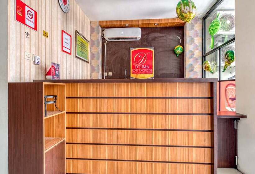 פנסיון Reddoorz @ Rungkut