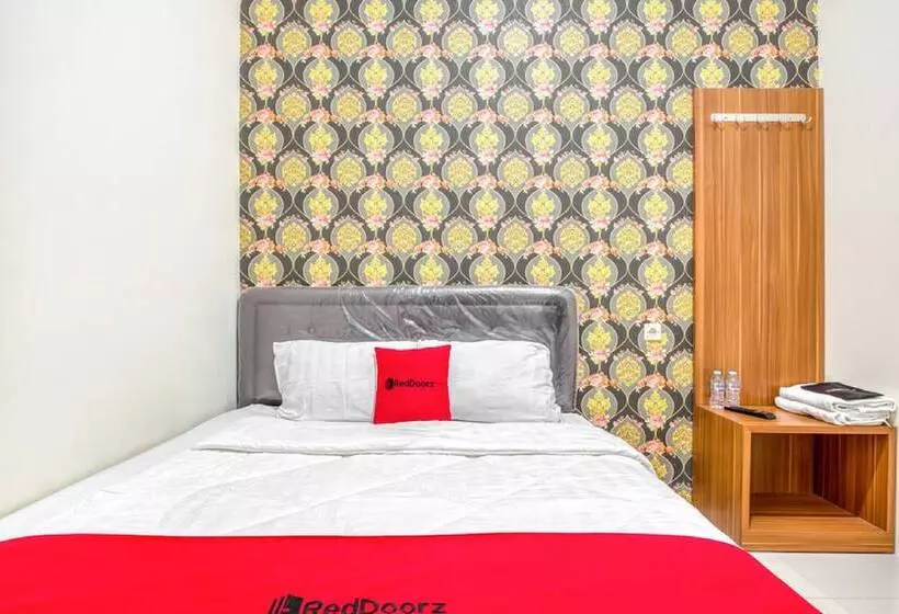 Majatalo Reddoorz @ Rungkut