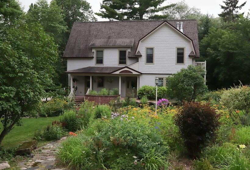 Pinehurst Inn Bed & Breakfast