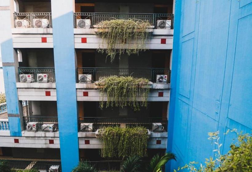 Fotos del hotel The Paragon Hotel By Reddoorz:  12