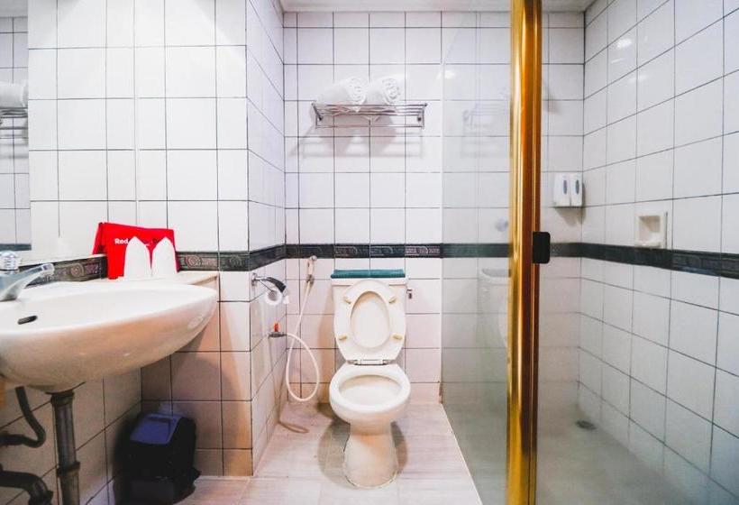 Fotos del hotel The Paragon Hotel By Reddoorz:  22