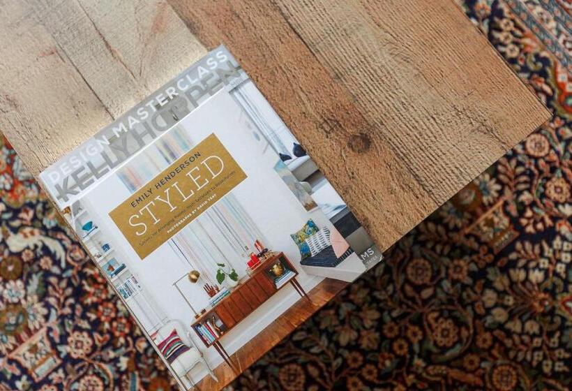 Dollar Apartments At 41