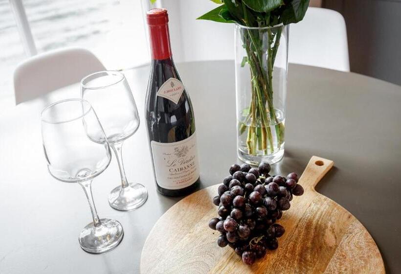 Dollar Apartments At 41