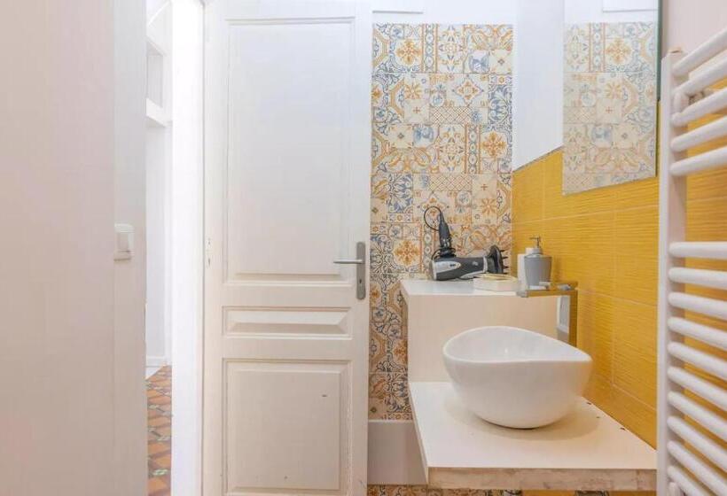 فندق فئة نجمة واحدة A'storia