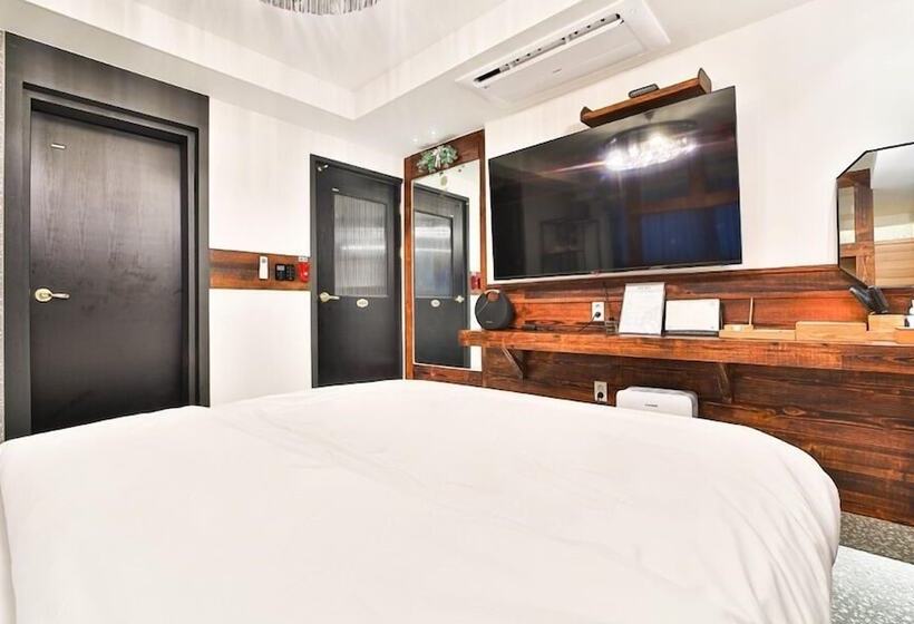 Hotel February Tongyeong Jukrim