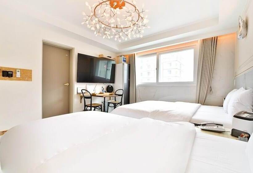 Hotel February Tongyeong Jukrim