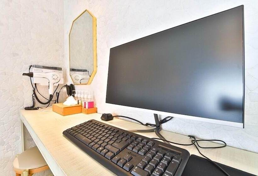 Hotel February Tongyeong Jukrim