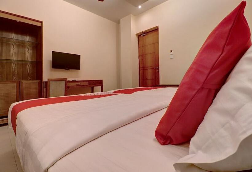 Hotel Genx By Oyo Rooms