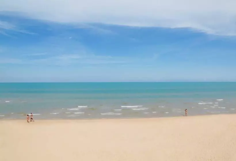 Hotelli Happy Camp Mobile Homes In Camping Villaggio Internazionale