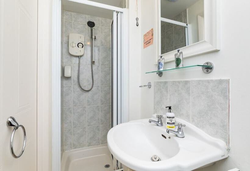 בית מלון כפרי Morleys Rooms Located In The Heart Of Hurstpierpoint By Huluki Sussex Stays