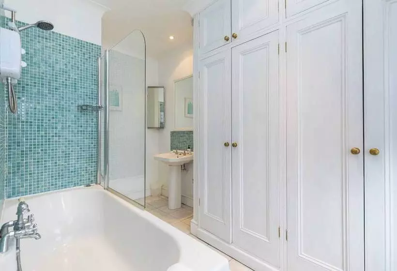 Hotelli Morleys Rooms   Located In The Heart Of Hurstpierpoint By Huluki Sussex Stays