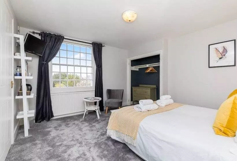 Hotelli Morleys Rooms   Located In The Heart Of Hurstpierpoint By Huluki Sussex Stays