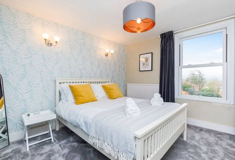 בית מלון כפרי Morleys Rooms Located In The Heart Of Hurstpierpoint By Huluki Sussex Stays