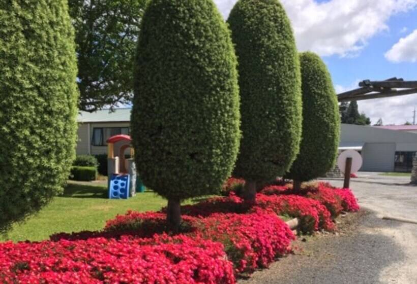 Отель Otorohanga Kiwi Holiday Park