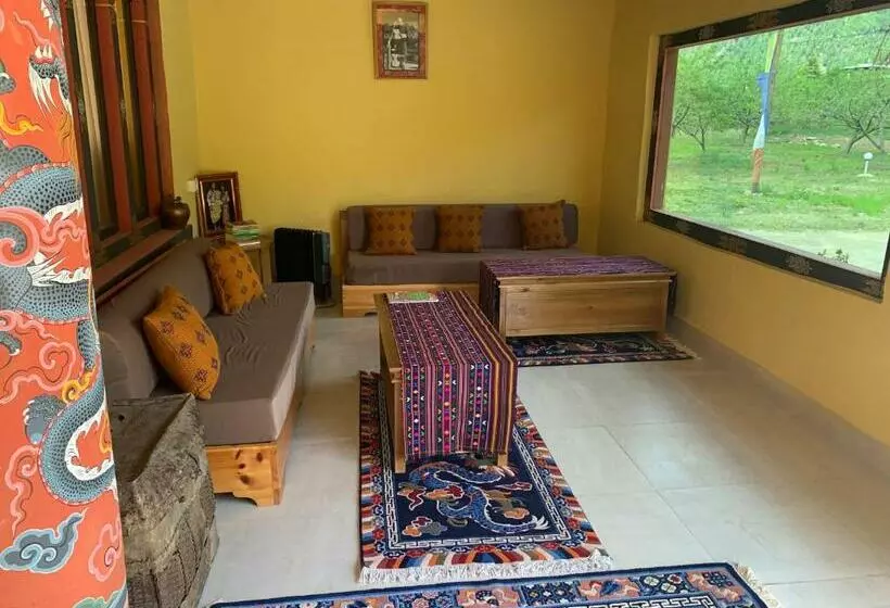 هتل Taktshang Paradise