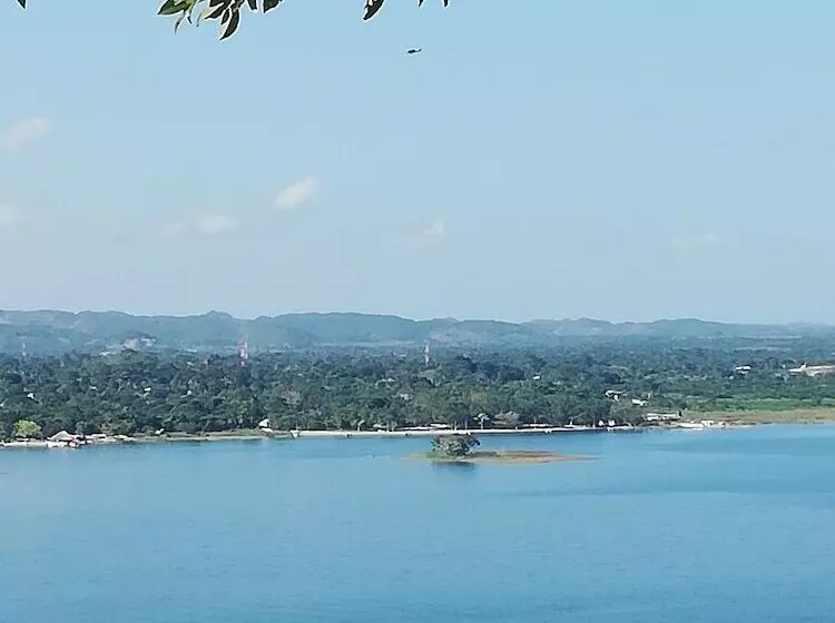 هتل Villa Los Arcos