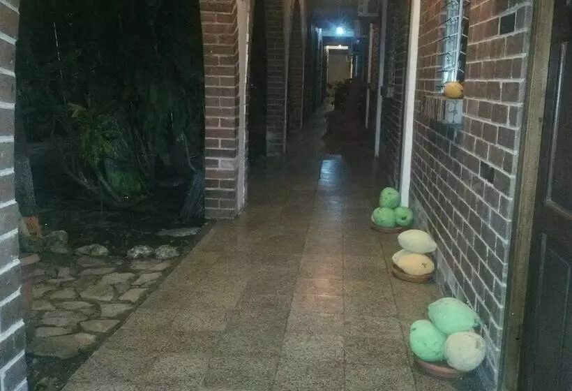 هتل Villa Los Arcos