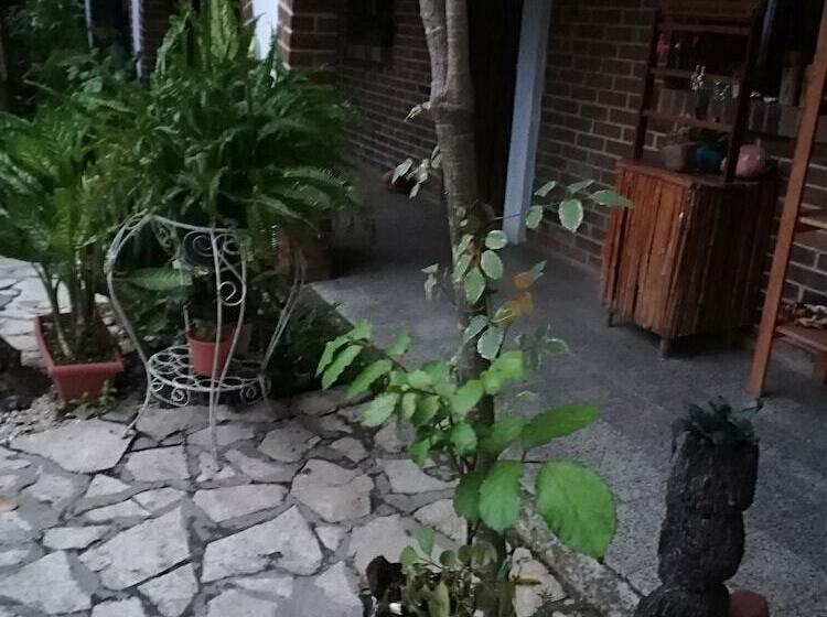 هتل Villa Los Arcos