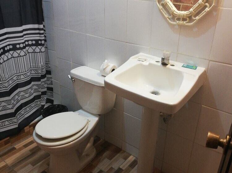 هتل Villa Los Arcos