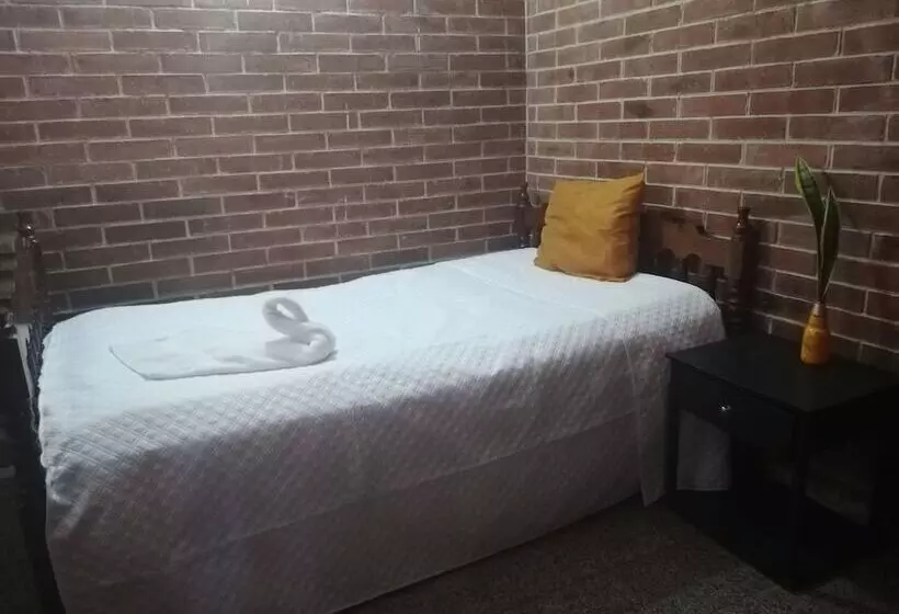 هتل Villa Los Arcos