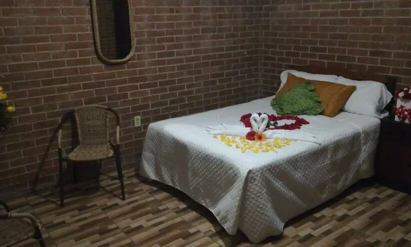 هتل Villa Los Arcos