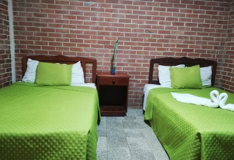 هتل Villa Los Arcos