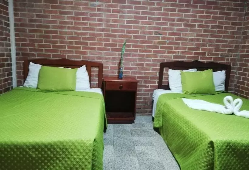 هتل Villa Los Arcos