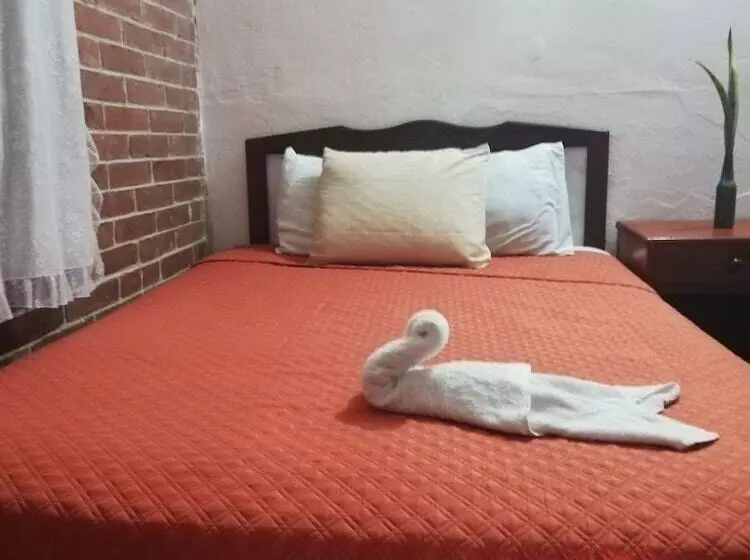 هتل Villa Los Arcos