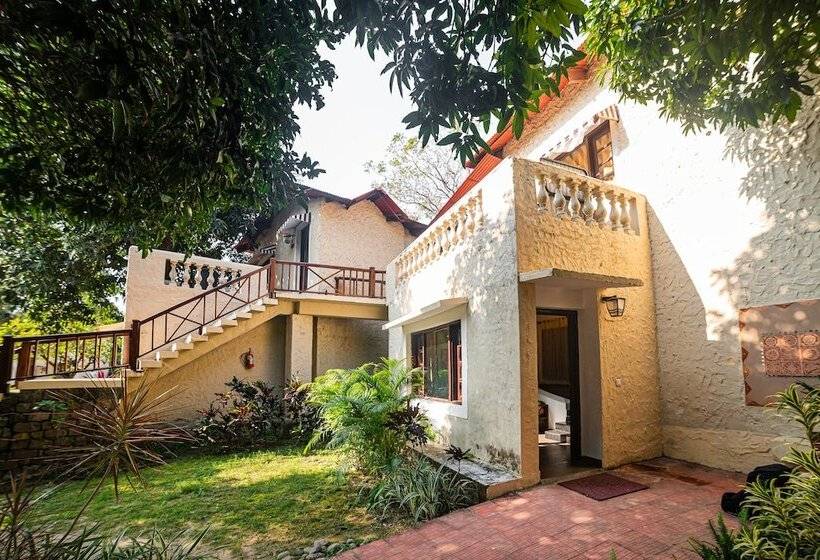 Manu Maharani Resorts