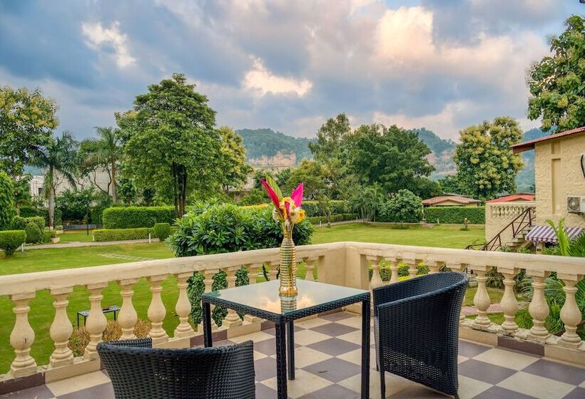 Manu Maharani Resorts