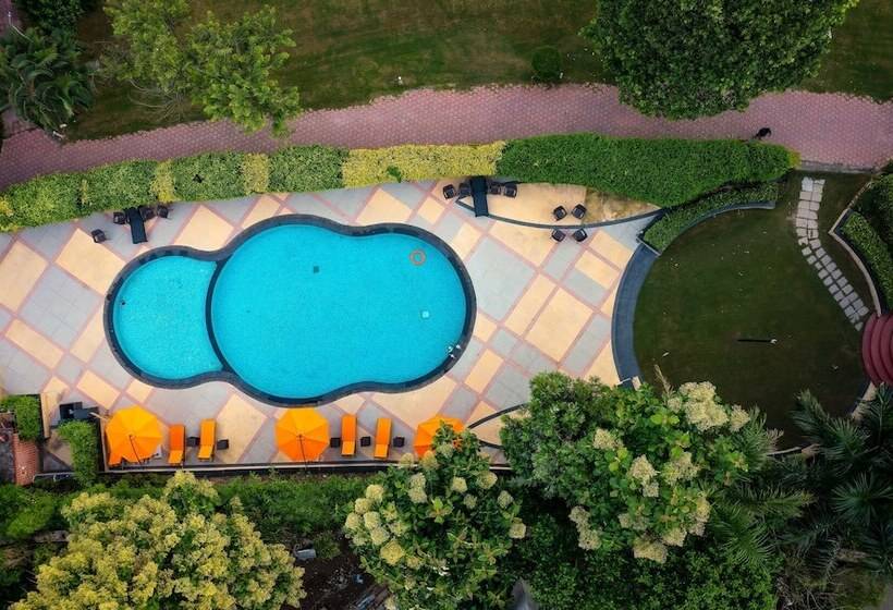 Manu Maharani Resorts