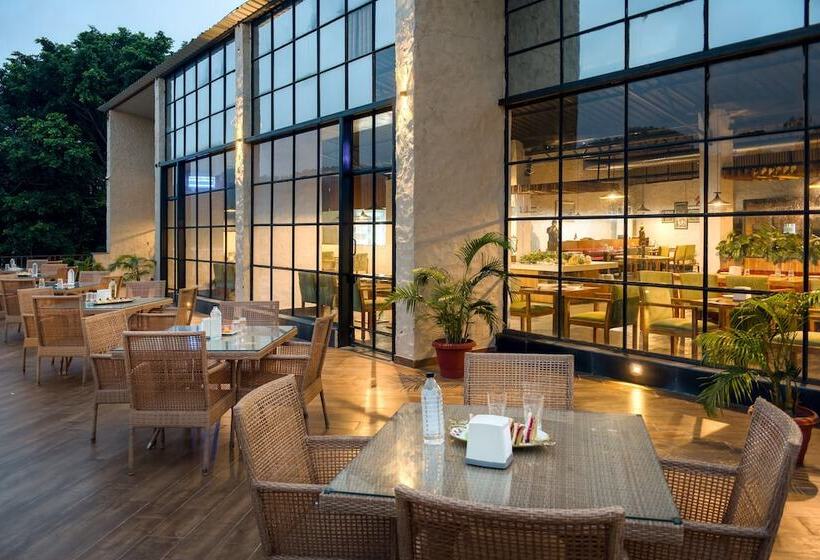 Manu Maharani Resorts