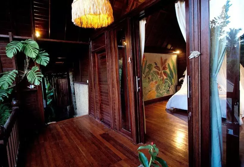 Aamiaismajoitus (B&B) Umah Tis Sebatu