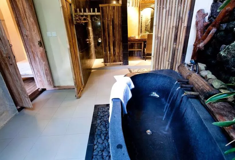 Aamiaismajoitus (B&B) Umah Tis Sebatu