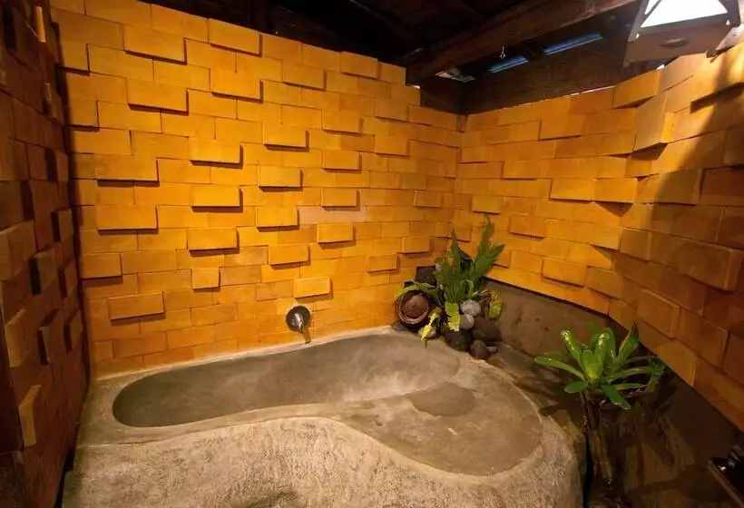 Aamiaismajoitus (B&B) Umah Tis Sebatu