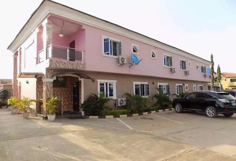 De Fellas Palace Hotel & Suites