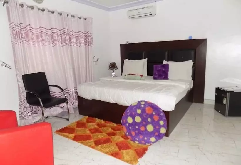 De Fellas Palace Hotel & Suites