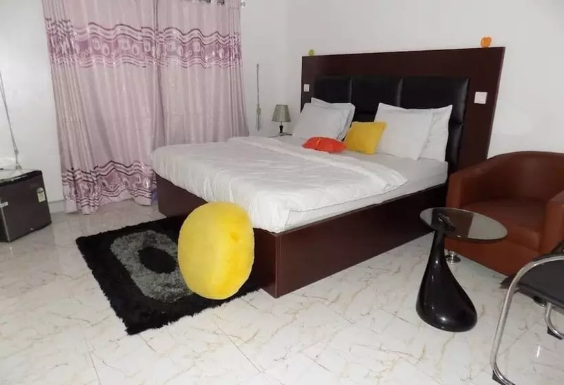 De Fellas Palace Hotel & Suites