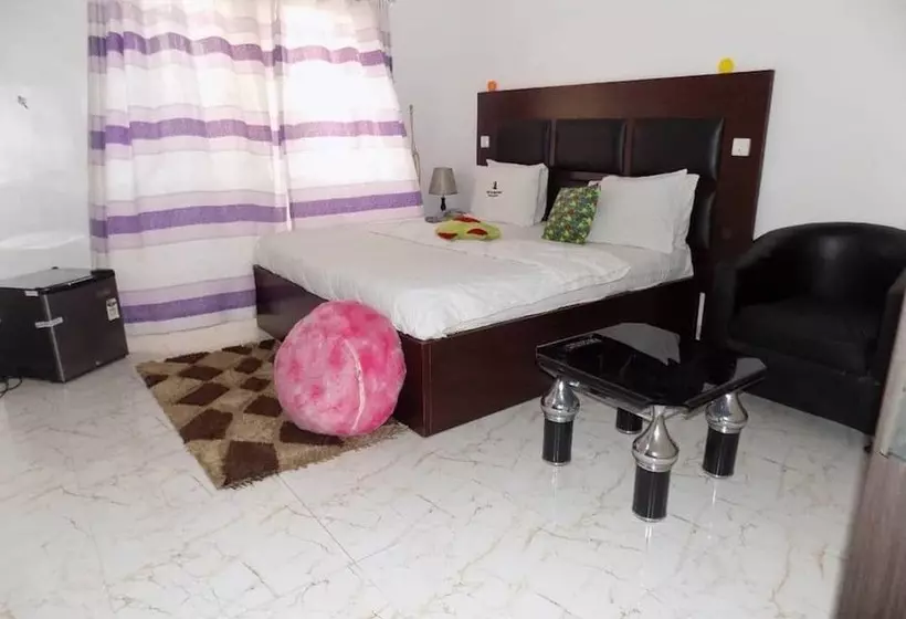 De Fellas Palace Hotel & Suites
