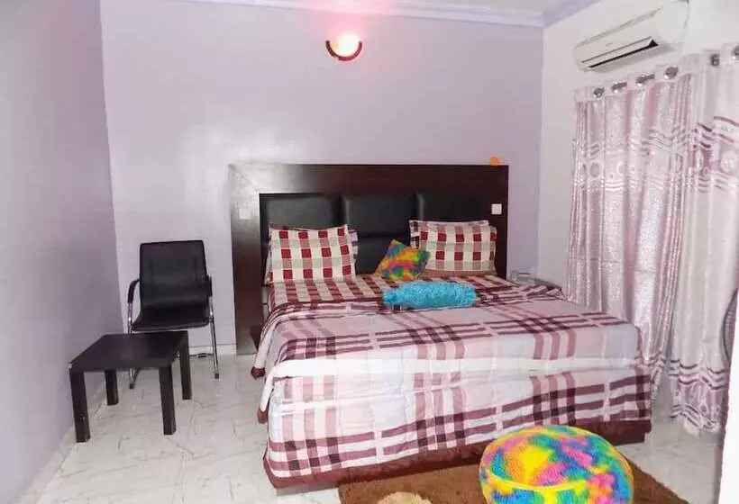 De Fellas Palace Hotel & Suites