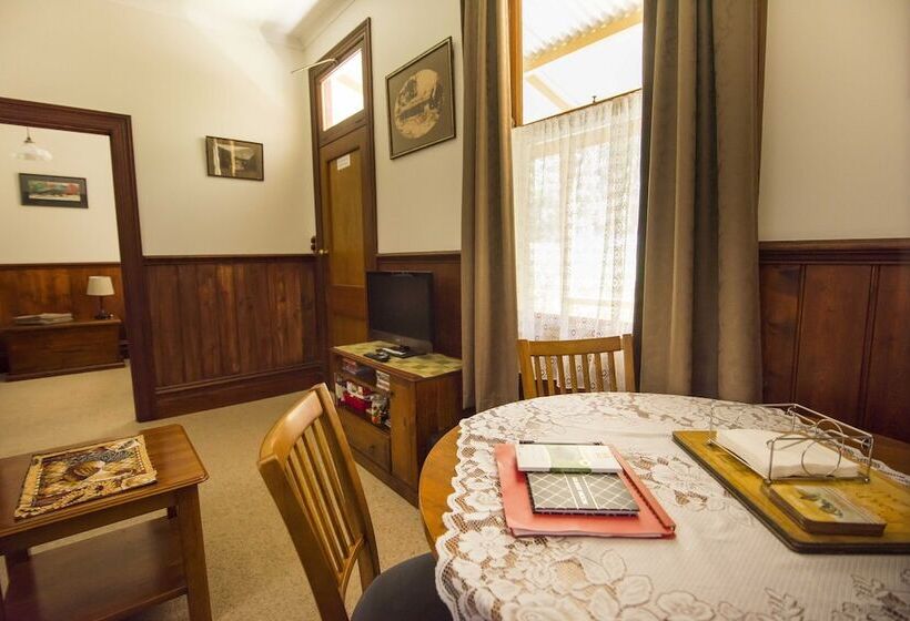 فندق فئة نجمة واحدة Creek Cottage